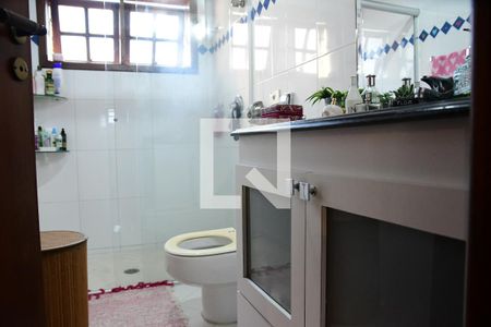 Casa de condomínio para alugar com 300m², 4 quartos e 3 vagasBanheiro da Suíte 2