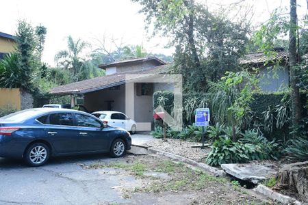 Casa de condomínio para alugar com 300m², 4 quartos e 3 vagasFachada