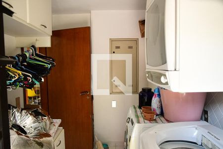 Casa de condomínio para alugar com 300m², 4 quartos e 3 vagasÁrea de Serviço