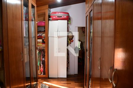 Casa de condomínio para alugar com 300m², 4 quartos e 3 vagasCloset da suíte 1