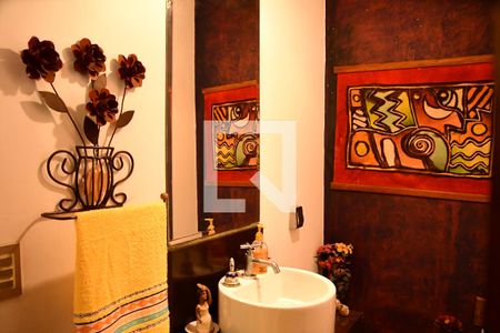 Casa de condomínio para alugar com 300m², 4 quartos e 3 vagasLavabo