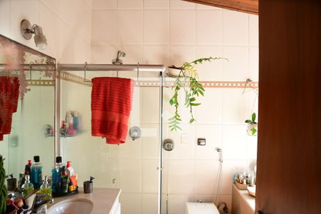 Casa de condomínio para alugar com 300m², 4 quartos e 3 vagasBanheiro da Suíte 1