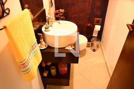 Casa de condomínio para alugar com 300m², 4 quartos e 3 vagasLavabo