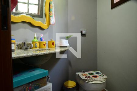 Casa de condomínio para alugar com 300m², 4 quartos e 3 vagasBanheiro da Suíte 4