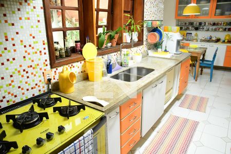 Casa de condomínio para alugar com 300m², 4 quartos e 3 vagasCozinha