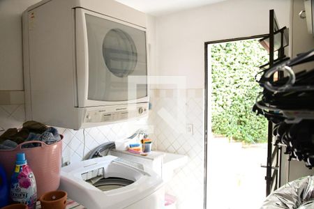 Casa de condomínio para alugar com 300m², 4 quartos e 3 vagasÁrea de Serviço