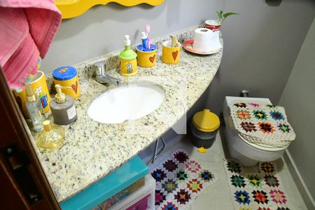 Casa de condomínio para alugar com 300m², 4 quartos e 3 vagasBanheiro da Suíte 4