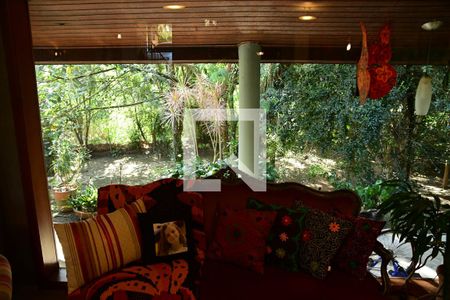 Casa de condomínio para alugar com 300m², 4 quartos e 3 vagasSala