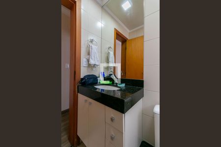 Banheiro de apartamento para alugar com 1 quarto, 50m² em Nova Granada, Belo Horizonte
