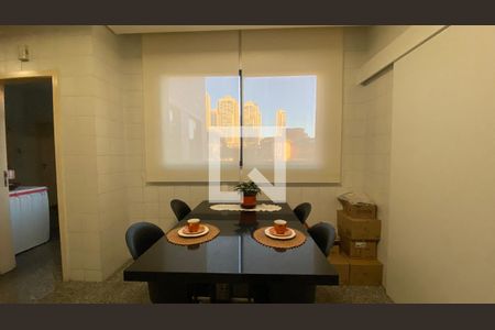 Cozinha de apartamento à venda com 4 quartos, 217m² em Belvedere, Belo Horizonte