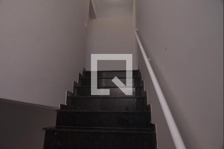 Apartamento para alugar com 96m², 2 quartos e 1 vagaEscada