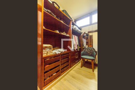 Apartamento à venda com 320m², 3 quartos e 4 vagasCloset da suíte 1