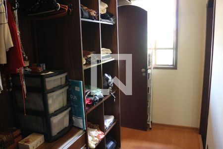 Casa à venda com 320m², 4 quartos e 4 vagasCloset Quarto 1