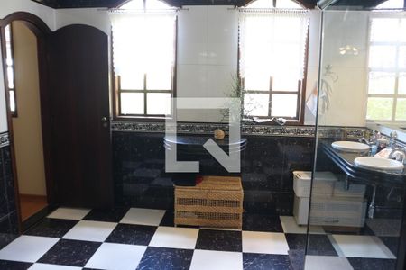 Casa à venda com 320m², 4 quartos e 4 vagasSuite Quarto 1