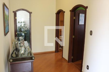 Casa à venda com 320m², 4 quartos e 4 vagasCorredor