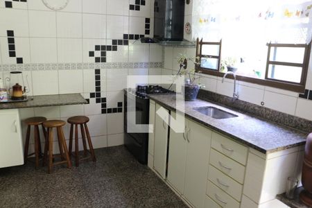 Cozinha de casa à venda com 4 quartos, 320m² em Jardim Riacho das Pedras, Contagem