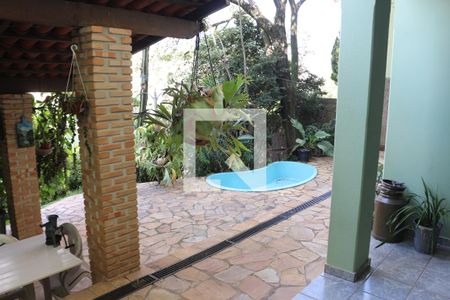 Quintal de casa à venda com 4 quartos, 320m² em Jardim Riacho das Pedras, Contagem