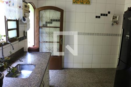 Casa à venda com 320m², 4 quartos e 4 vagasCozinha