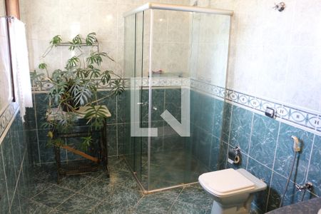 Casa à venda com 320m², 4 quartos e 4 vagasBanheiro 2