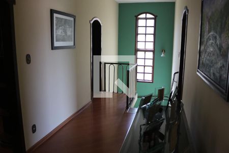 Casa à venda com 320m², 4 quartos e 4 vagasCorredor