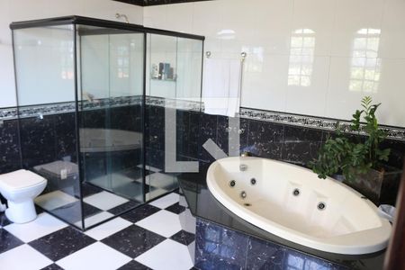 Casa à venda com 320m², 4 quartos e 4 vagasSuite Quarto 1