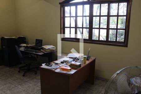 Casa à venda com 320m², 4 quartos e 4 vagasQuarto 5