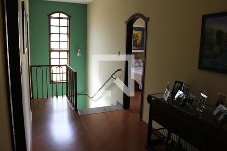 Casa à venda com 320m², 4 quartos e 4 vagasCorredor