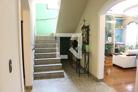 Corredor de casa à venda com 4 quartos, 320m² em Jardim Riacho das Pedras, Contagem