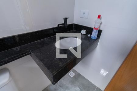 Casa à venda com 130m², 4 quartos e 2 vagasBanheiro