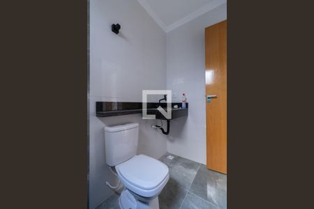 Casa à venda com 130m², 4 quartos e 2 vagasBanheiro