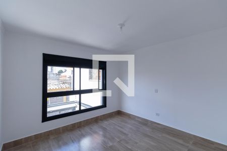 Casa à venda com 130m², 4 quartos e 2 vagasSuíte
