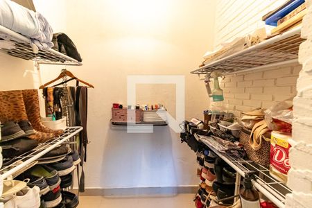 Casa à venda com 5000m², 4 quartos e 5 vagas Casa à venda com 5000m², 4 quartos e 5 vagasCloset Quarto 3