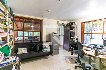 Casa à venda com 5000m², 4 quartos e 5 vagas Casa à venda com 5000m², 4 quartos e 5 vagasÁrea comum