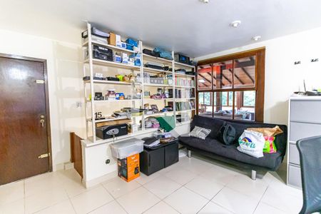 Casa à venda com 5000m², 4 quartos e 5 vagas Casa à venda com 5000m², 4 quartos e 5 vagasÁrea comum