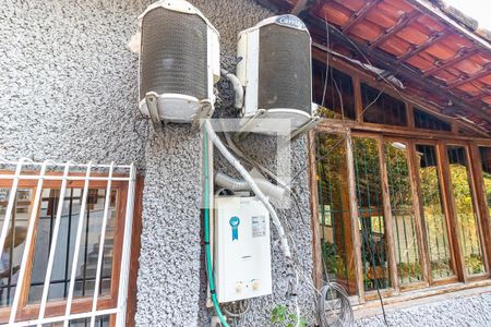 Casa à venda com 5000m², 4 quartos e 5 vagas Casa à venda com 5000m², 4 quartos e 5 vagasÁrea de Serviço