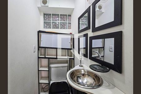 Banheiro da Suíte de kitnet/studio para alugar com 1 quarto, 86m² em Ponta da Praia, Santos