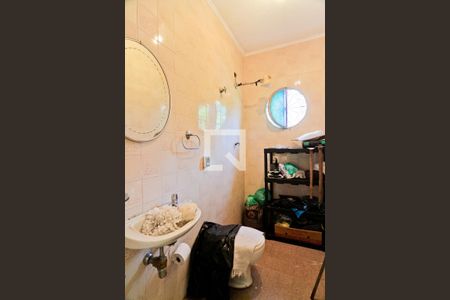 Casa à venda com 310m², 4 quartos e 2 vagasBanheiro de Serviço