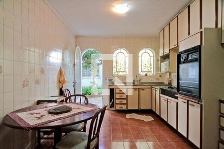 Casa à venda com 310m², 4 quartos e 2 vagasCozinha