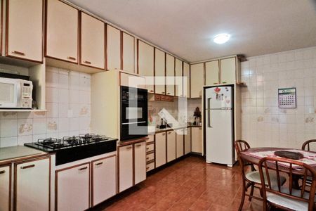 Casa à venda com 310m², 4 quartos e 2 vagasCozinha