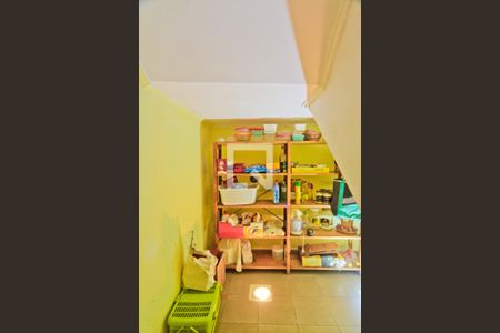 Casa à venda com 310m², 4 quartos e 2 vagasAdega