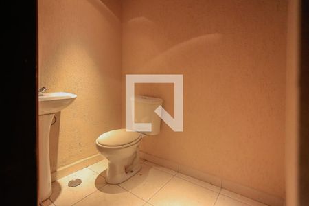 Banheiro de casa para alugar com 4 quartos, 380m² em Jardim Jussara, São Paulo