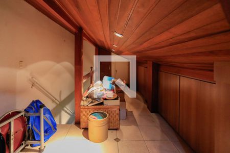 Quarto de casa para alugar com 4 quartos, 380m² em Jardim Jussara, São Paulo