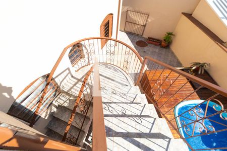 Casa à venda com 179m², 4 quartos e 3 vagasEscada