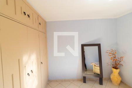 Casa à venda com 179m², 4 quartos e 3 vagasQuarto da casa 02