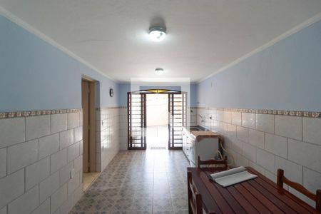 Casa à venda com 179m², 4 quartos e 3 vagasCozinha da casa 02