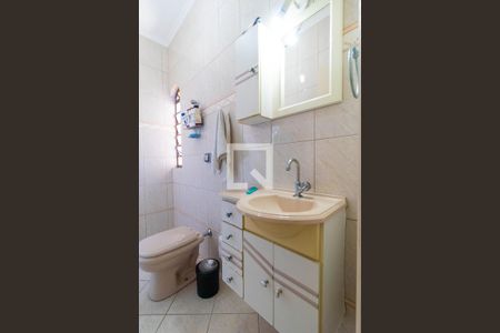 Casa à venda com 179m², 4 quartos e 3 vagasbanheiro da suíte