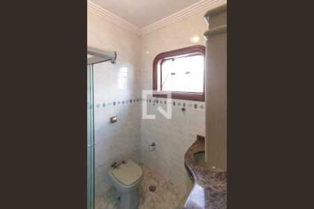 Casa à venda com 450m², 4 quartos e 6 vagasBanheiro da Suíte 2