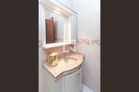 Casa à venda com 450m², 4 quartos e 6 vagasBanheiro da Suíte 4