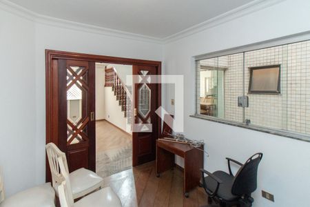 Casa à venda com 450m², 4 quartos e 6 vagasEscritório