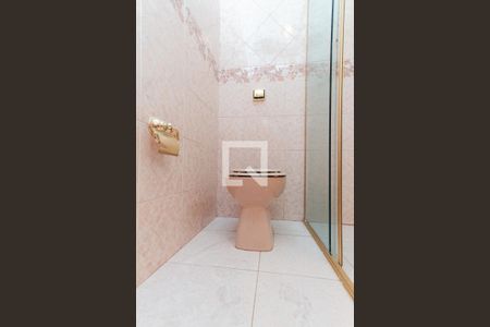 Casa à venda com 450m², 4 quartos e 6 vagasBanheiro da Suíte 4